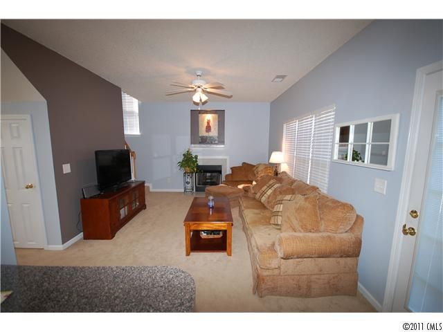 1800 Olsen Ln, Charlotte, NC 28213