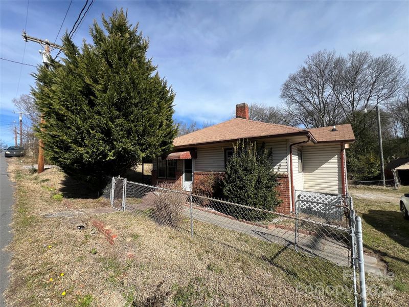 985 13th St, Lancaster, SC 29720