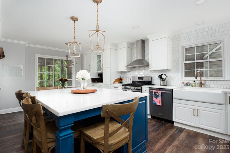 5707 All Saints Ln, Charlotte, NC 28226