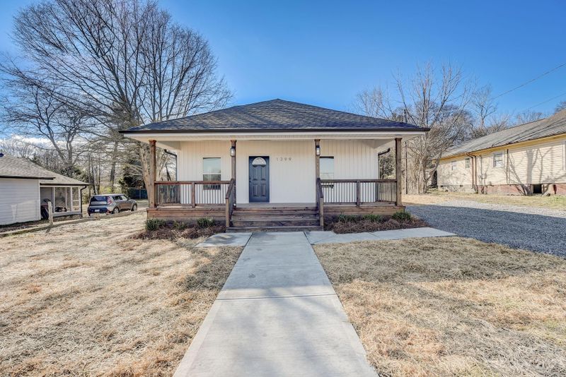 1399 Roseland Dr, Lincolnton, NC 28092