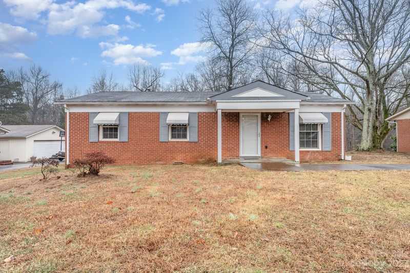 1097 King St, Statesville, NC 28625