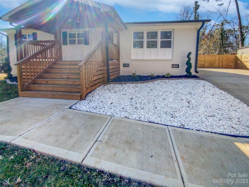 5225 Burke Dr, Charlotte, NC 28208