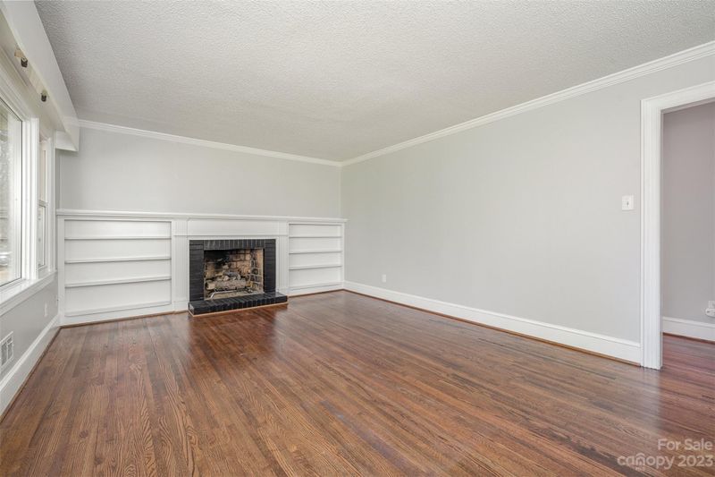 6328 Lake Dr, Charlotte, NC 28215