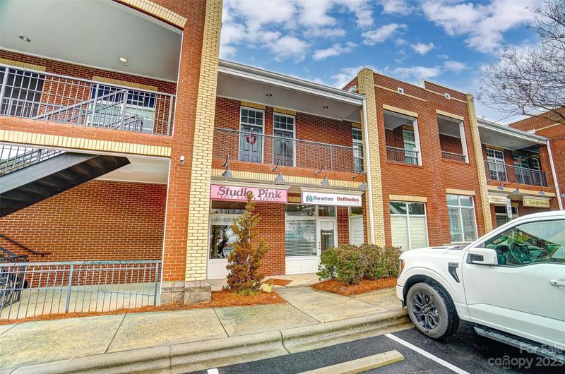 242 Park Square Pl, Matthews, NC 28105