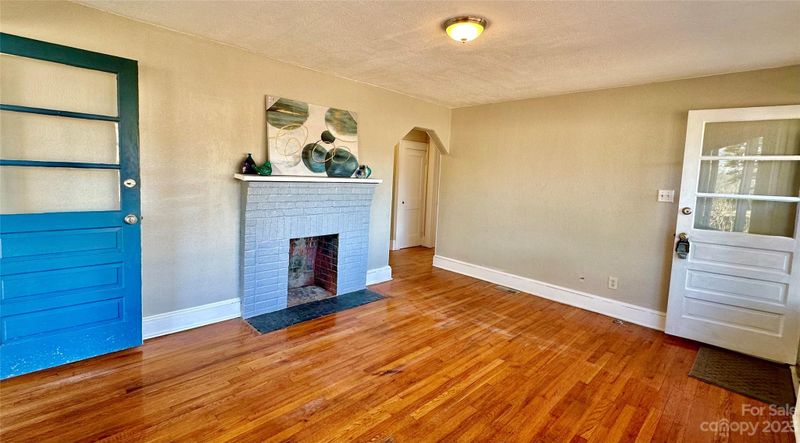 3051 8th Ave SW, Hickory, NC 28602