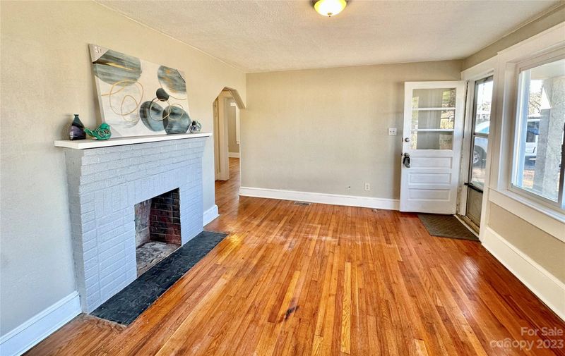 3051 8th Ave SW, Hickory, NC 28602