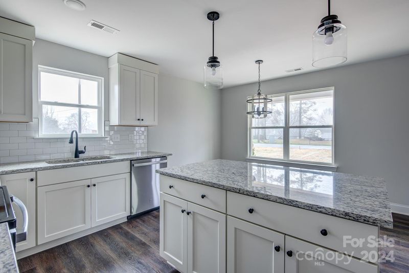 307 Pinnacle Rd, Kings Mountain, NC 28086