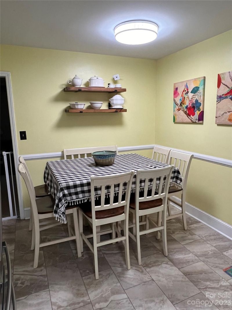 838 Deerfield Dr, Mount Holly, NC 28120