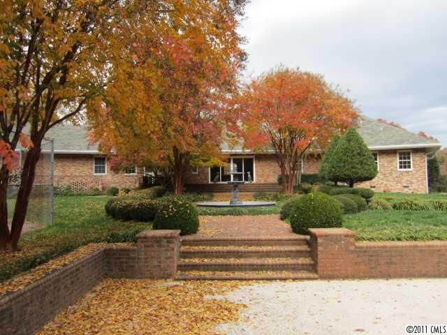 1121 Scotch Dr, Gastonia, NC 28054