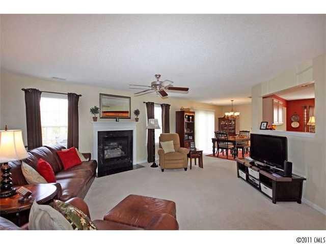 8624 Laurel Run Dr, Charlotte, NC 28269