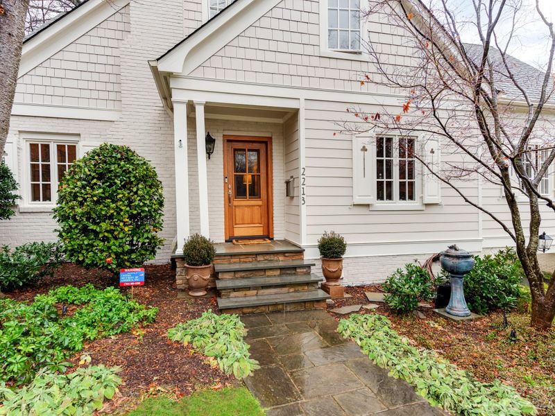 2213 Colony Rd, Charlotte, NC 28209
