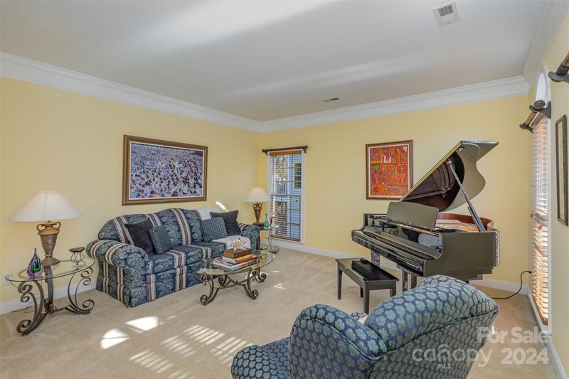 6323 Red Maple Dr, Charlotte, NC 28277