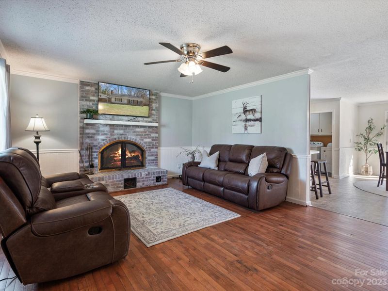 678 Ole Lamp Ln, Gastonia, NC 28056