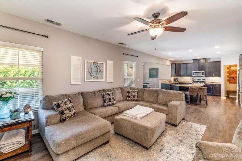 6116 Canyon Trl, Denver, NC 28037