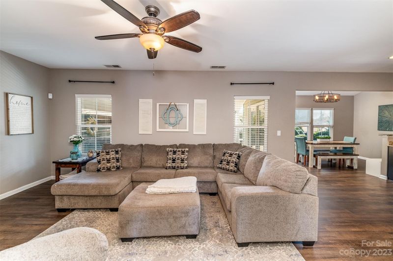 6116 Canyon Trl, Denver, NC 28037