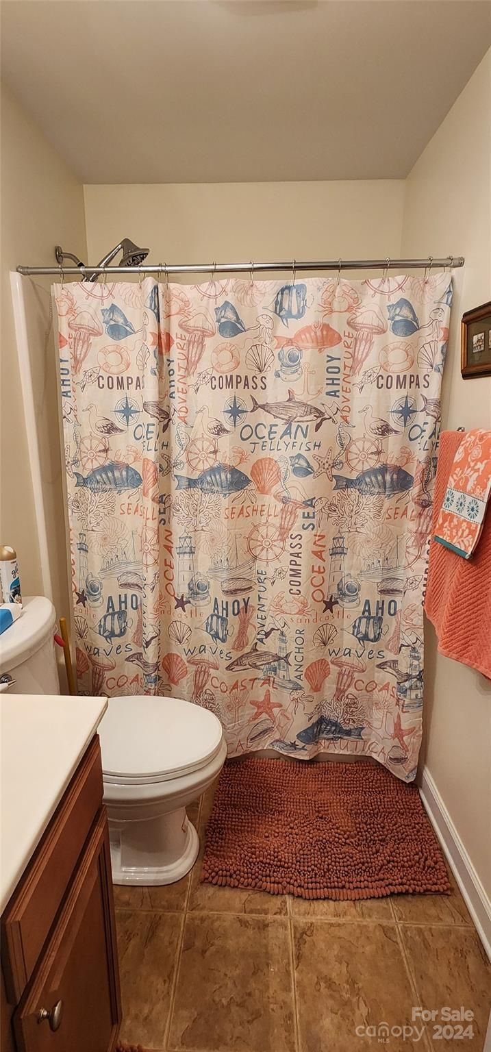 1605 Mayfair Dr, Conover, NC 28613