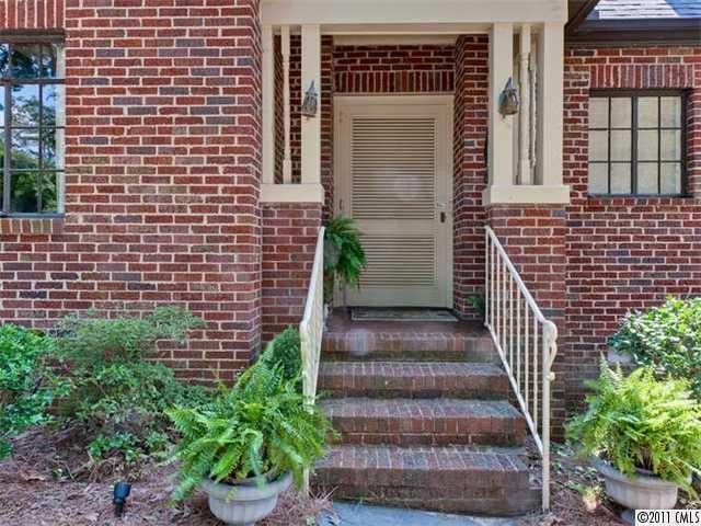 2328 Forest Dr, Charlotte, NC 28211