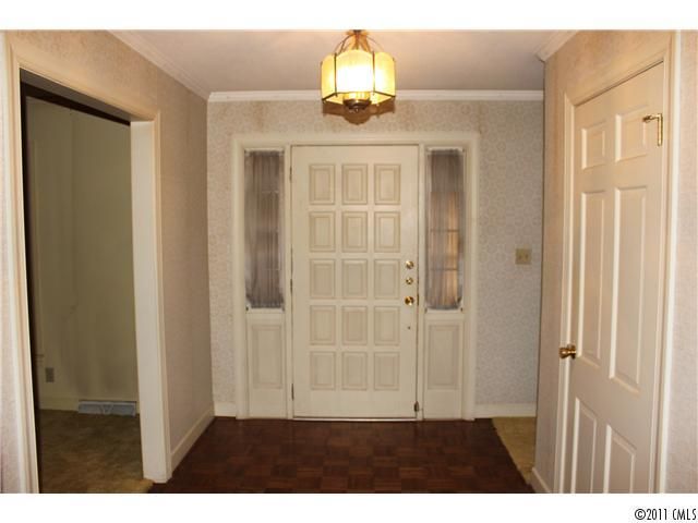 112 Woodchuck Dr, Dallas, NC 28034