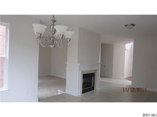 184 Winter Flake Dr, Statesville, NC 28677