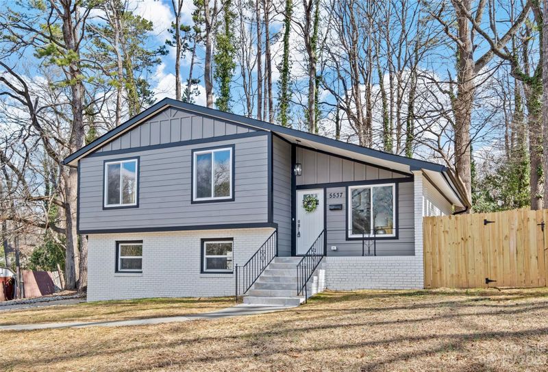 5537 Ruth Dr, Charlotte, NC 28215