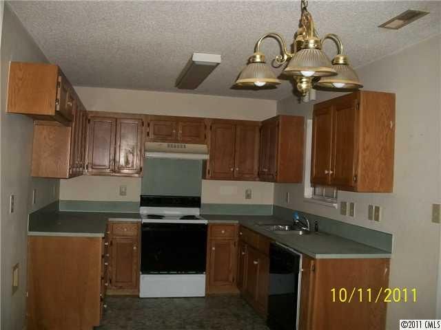 1408 Ridgewood Dr, Concord, NC 28027