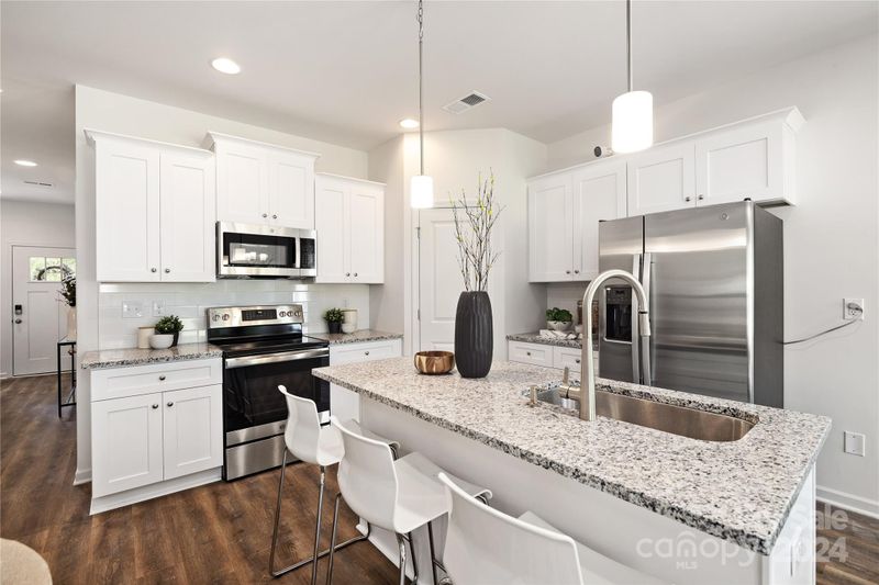 2731 Capitol Dr, Charlotte, NC 28208