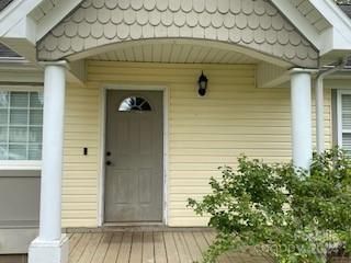 1118 12th St NE, Hickory, NC 28601