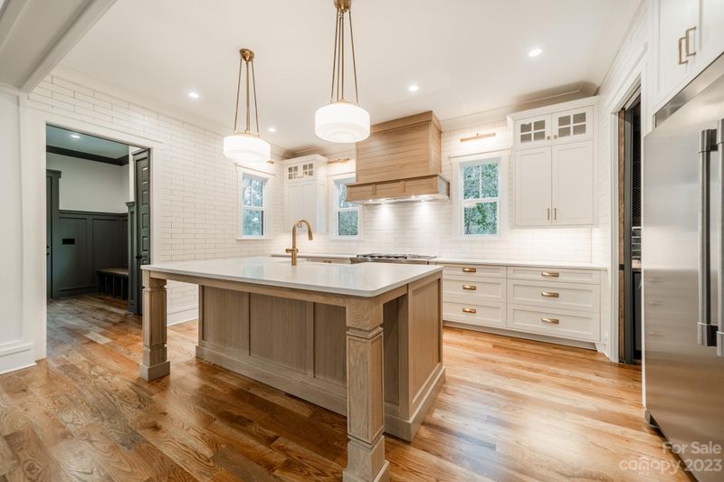 2333 Laburnum Ave, Charlotte, NC 28205
