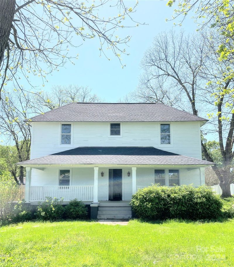 8638 Lee St, Mount Pleasant, NC 28124