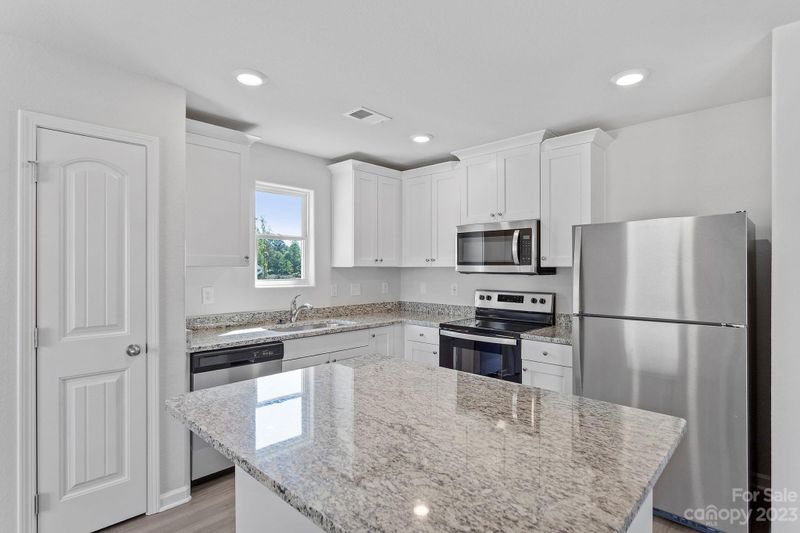 3230 Maple Ridge Dr, Gastonia, NC 28052