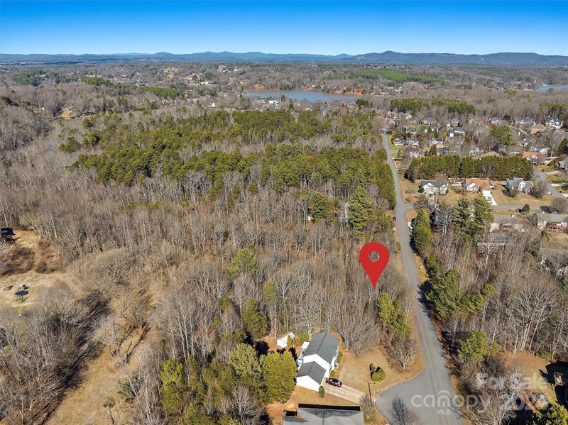 4133 9th St NE #11, Hickory, NC 28601