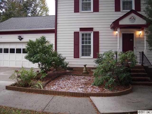 2318 Light Brigade Dr, Matthews, NC 28105
