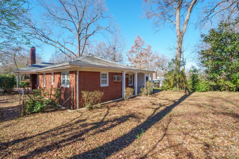 414 5th St NW, Hickory, NC 28601