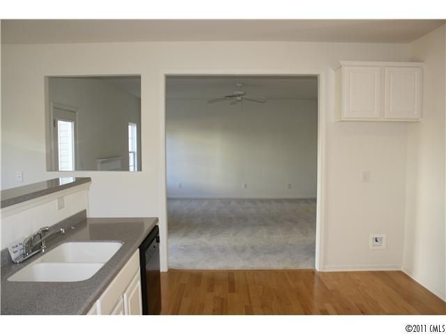 5816 Parkstone Dr, Matthews, NC 28104
