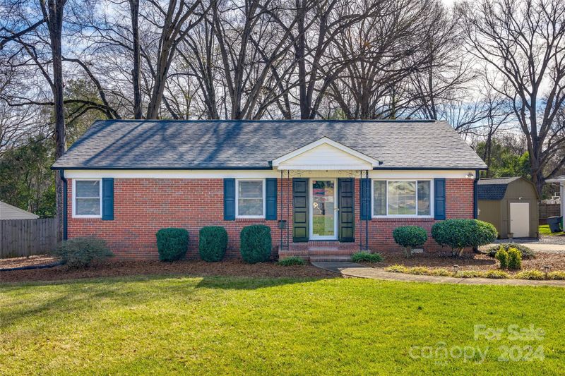 1200 E Woodlawn Rd, Charlotte, NC 28209