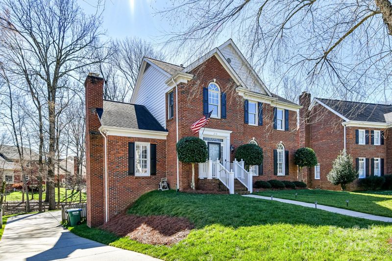 216 Rosedale Ln, Matthews, NC 28105