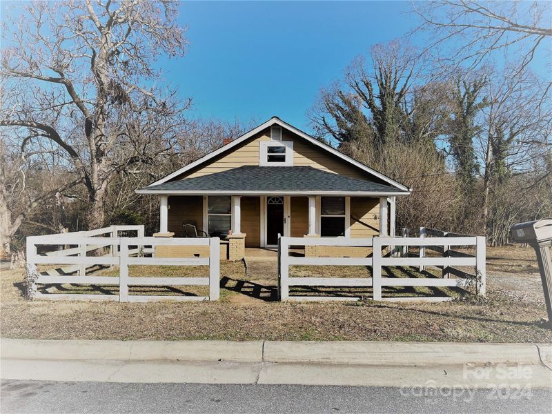 1192 7th Ave SW, Hickory, NC 28602