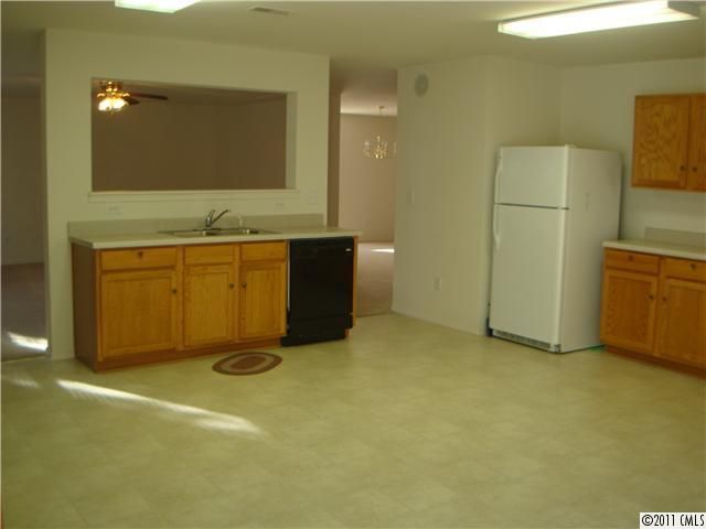 6646 Ziegler Ln, Charlotte, NC 28269