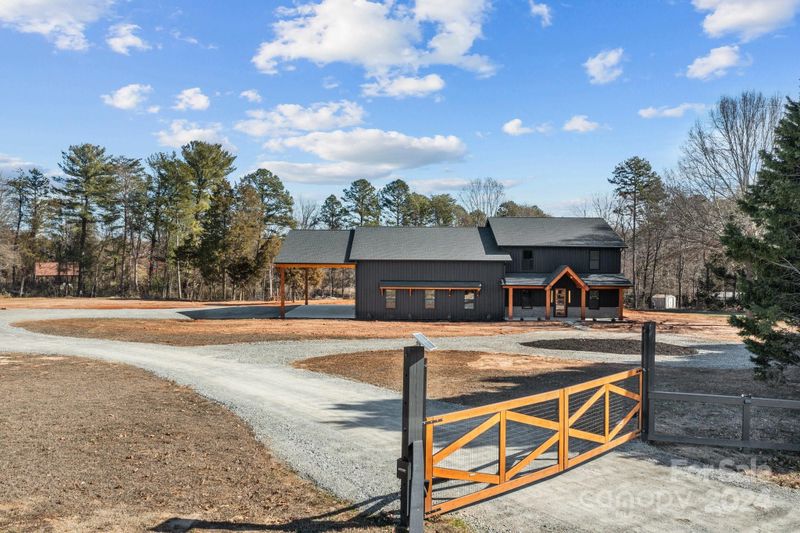 9288 Sherrills Ford Rd, Terrell, NC 28682