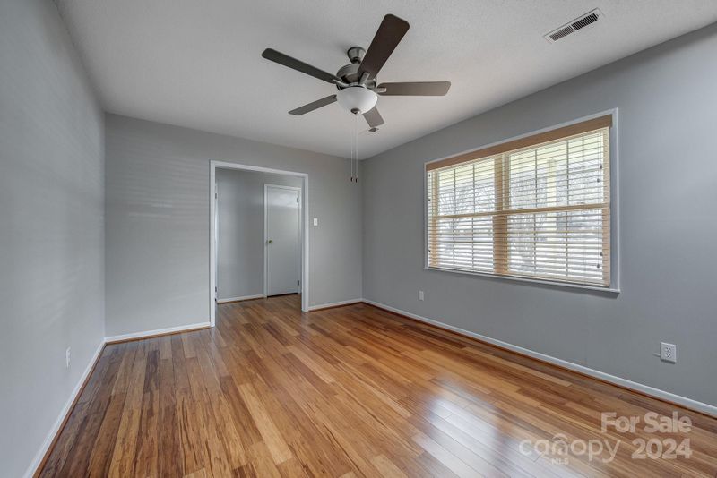 202 King Henry Ln, Gastonia, NC 28056