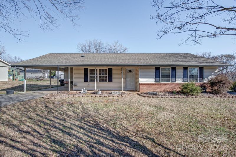 202 King Henry Ln, Gastonia, NC 28056