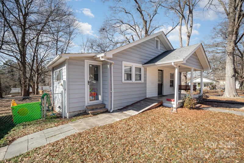 809 E Harrison Ave, Gastonia, NC 28054