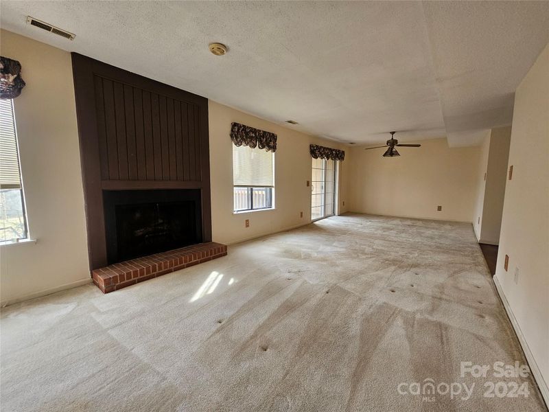 3133 Windbluff Dr, Charlotte, NC 28277