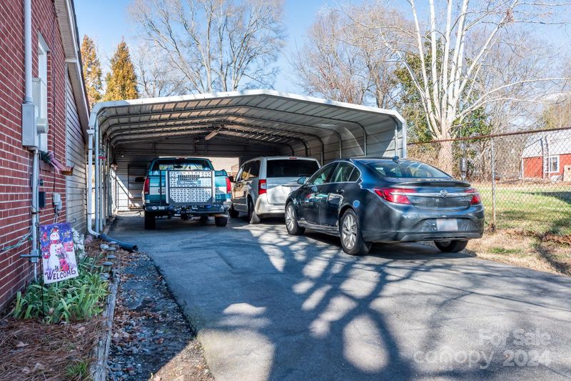 611 Timberlane Dr, Mount Holly, NC 28120