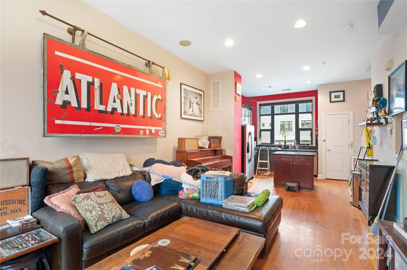 619 E 10th St, Charlotte, NC 28202