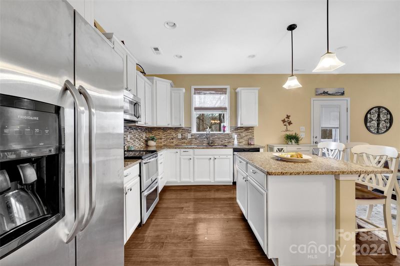 152 Tom Sawyer Ln, Mount Holly, NC 28120