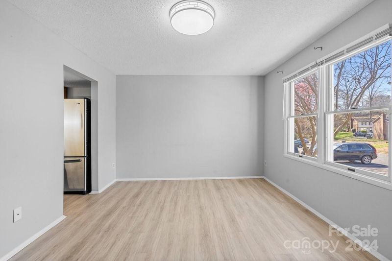 8268 Knights Bridge Rd, Charlotte, NC 28210