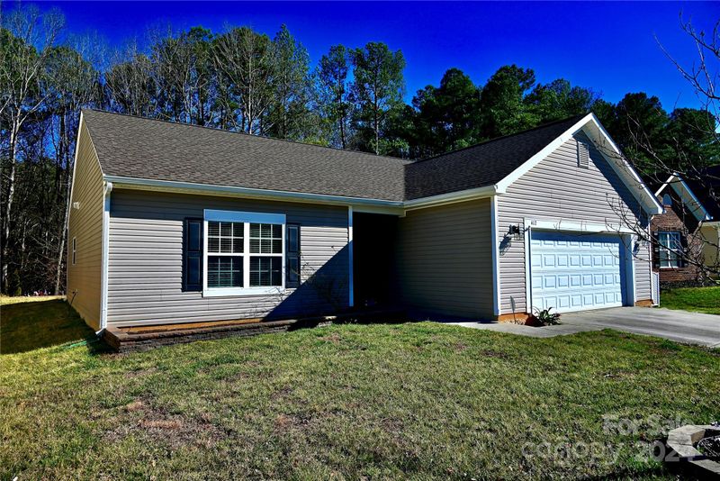 412 Augustus Ln, Mount Holly, NC 28120