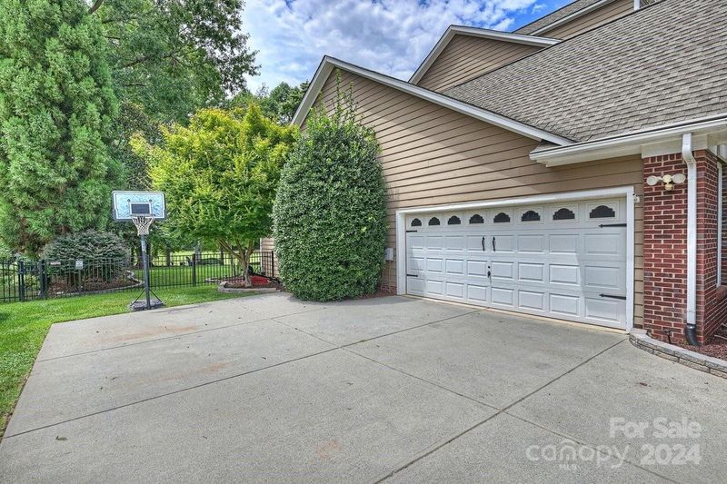 10124 Devonshire Dr, Huntersville, NC 28078