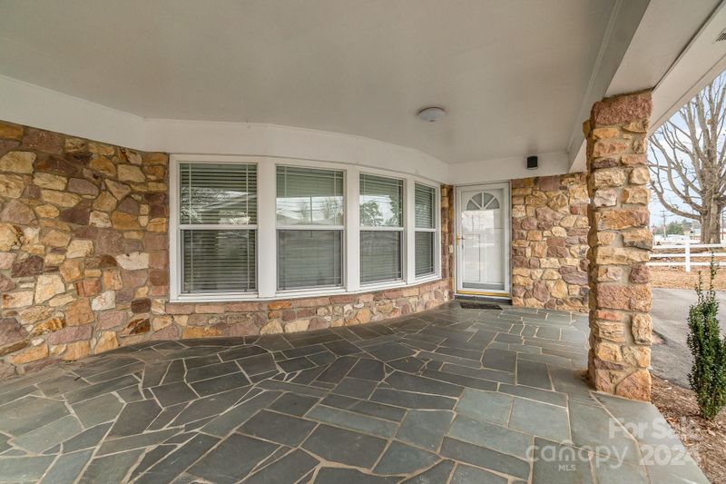 1806 N Cannon Blvd, Kannapolis, NC 28083